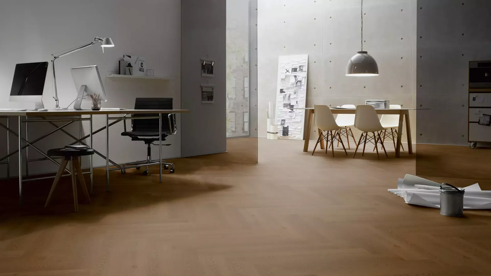 Hywood Stejar Revio birou