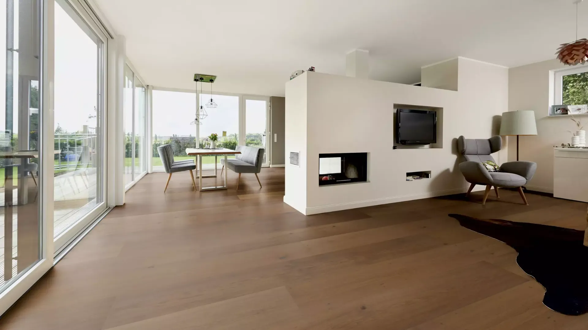 Hywood Sejar Connemare living