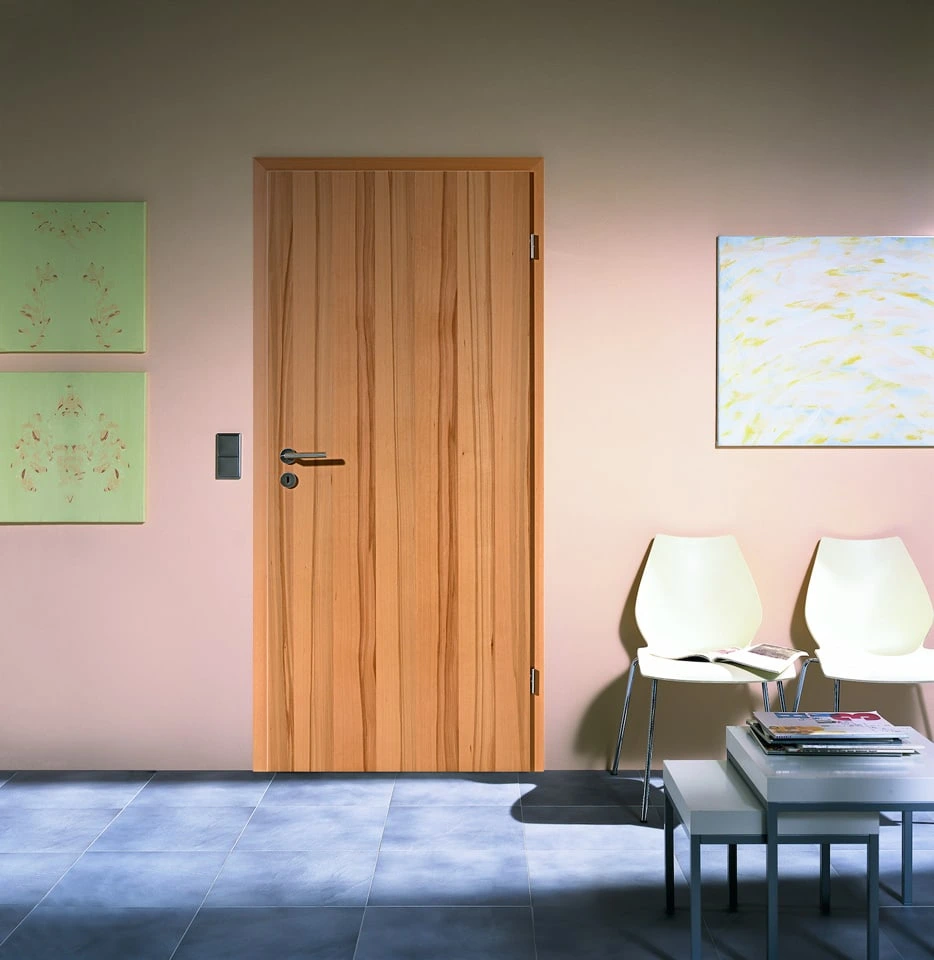 Ușă de interior din lemn stratificat și furnir natural, model Kristall Furnir